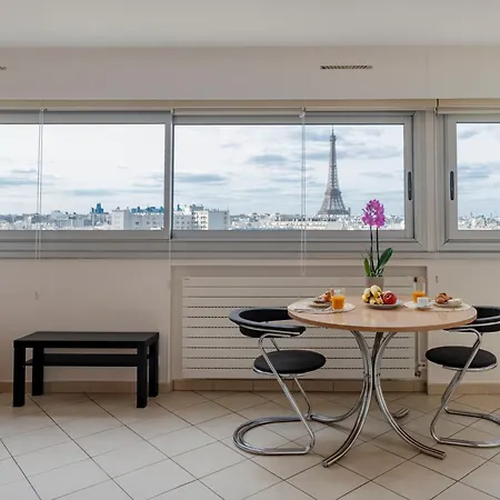 Eiffel Tower View Studio Paris