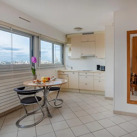 Apartment Eiffel Tower View Studio
