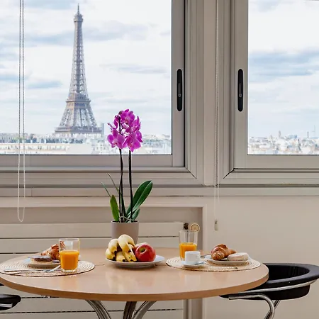 Apartment Eiffel Tower View Studio *